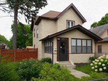 2910 Russell Avenue N, Minneapolis, MN 55411