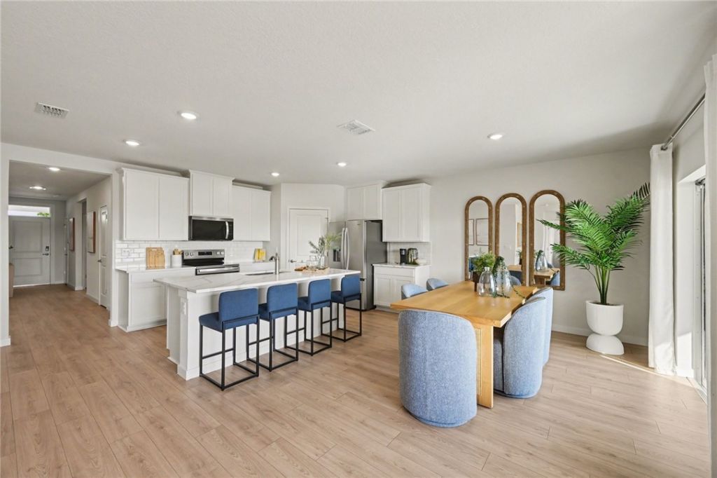 9086 Venetian Square , Vero Beach, FL 32966 Photo