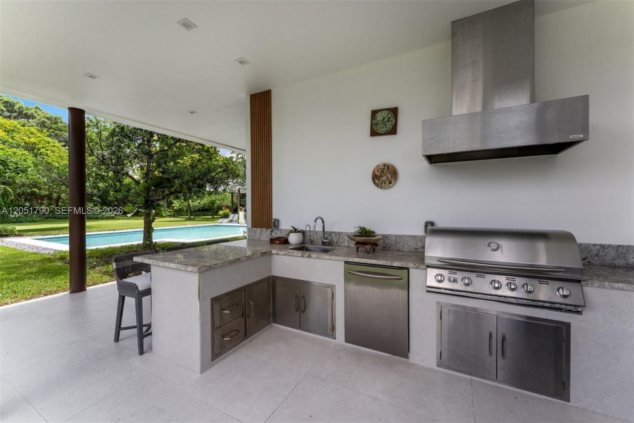 7502 SW 102nd St , Pinecrest, FL 33156 Photo