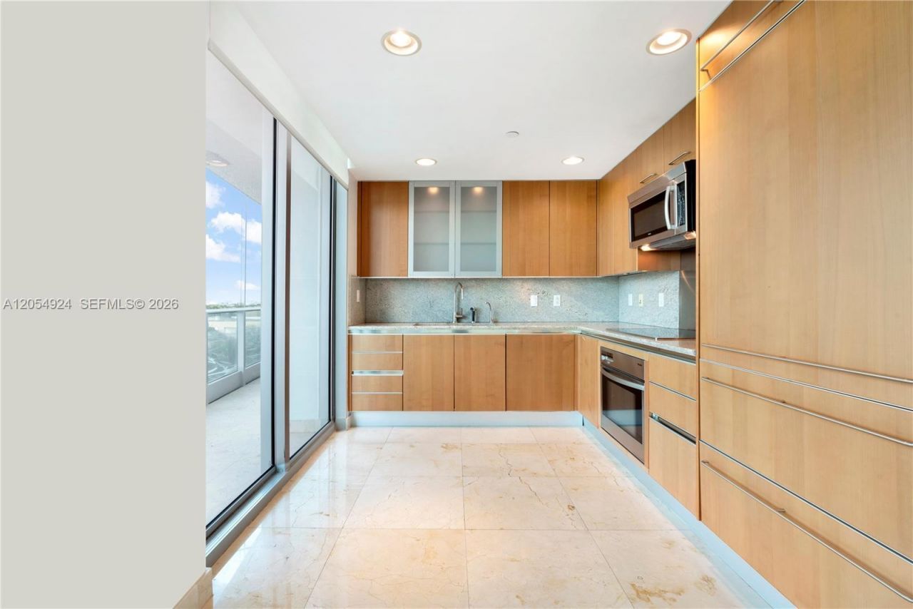 2627 S Bayshore Dr , Unit 1008, Miami, FL 33133 Photo