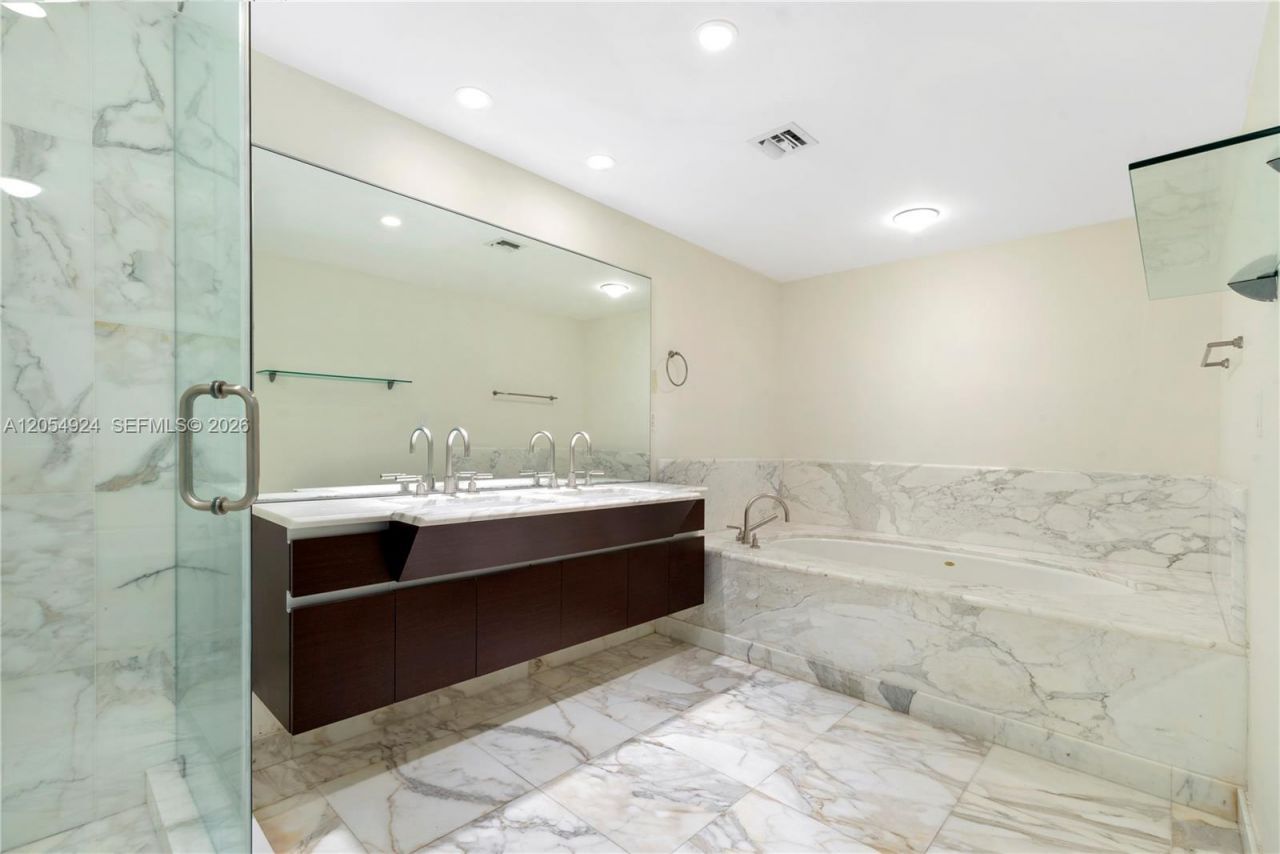 2627 S Bayshore Dr , Unit 1008, Miami, FL 33133 Photo