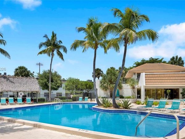 8261 SW 128th St , Unit 207, Pinecrest, FL 33156