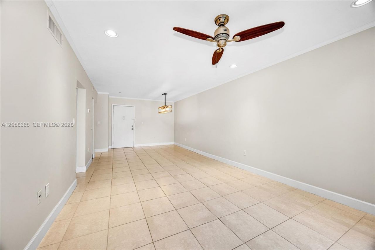 8261 SW 128th St , Unit 207, Pinecrest, FL 33156 Photo