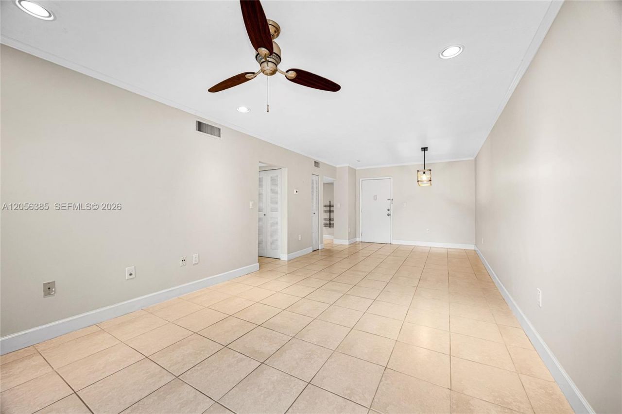 8261 SW 128th St , Unit 207, Pinecrest, FL 33156 Photo
