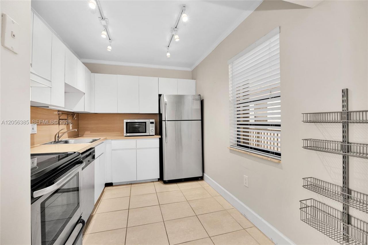 8261 SW 128th St , Unit 207, Pinecrest, FL 33156 Photo