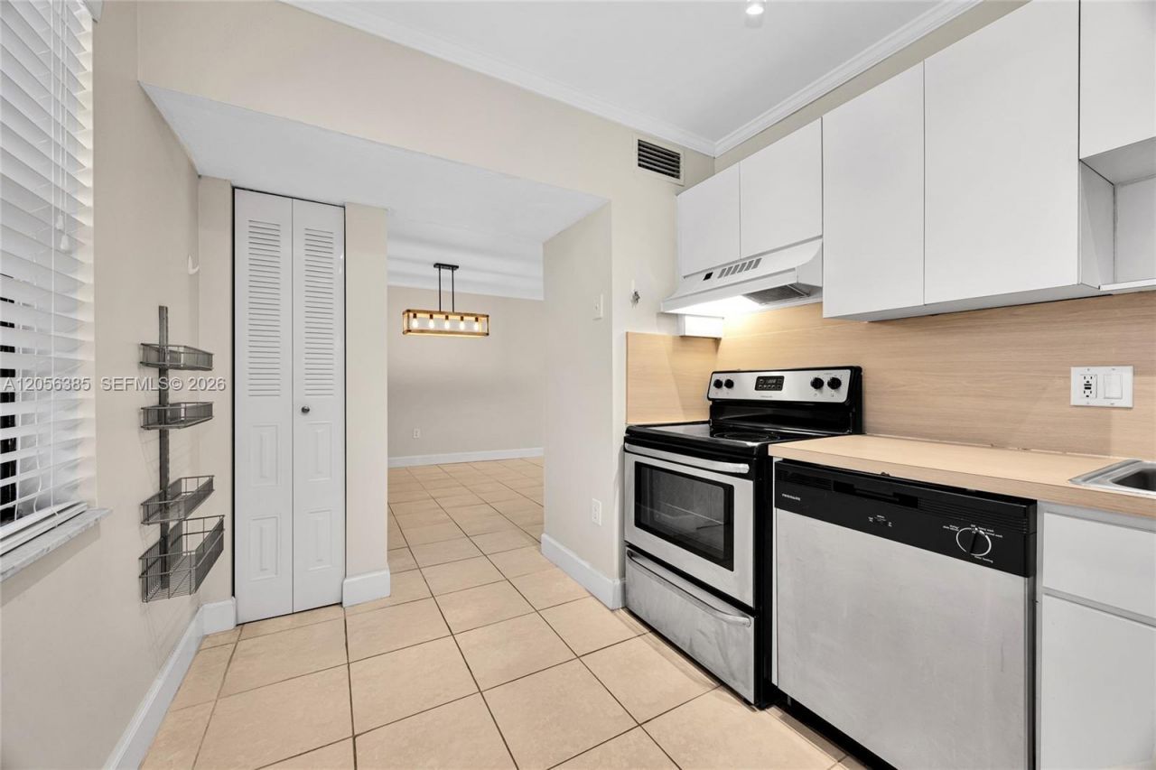 8261 SW 128th St , Unit 207, Pinecrest, FL 33156 Photo