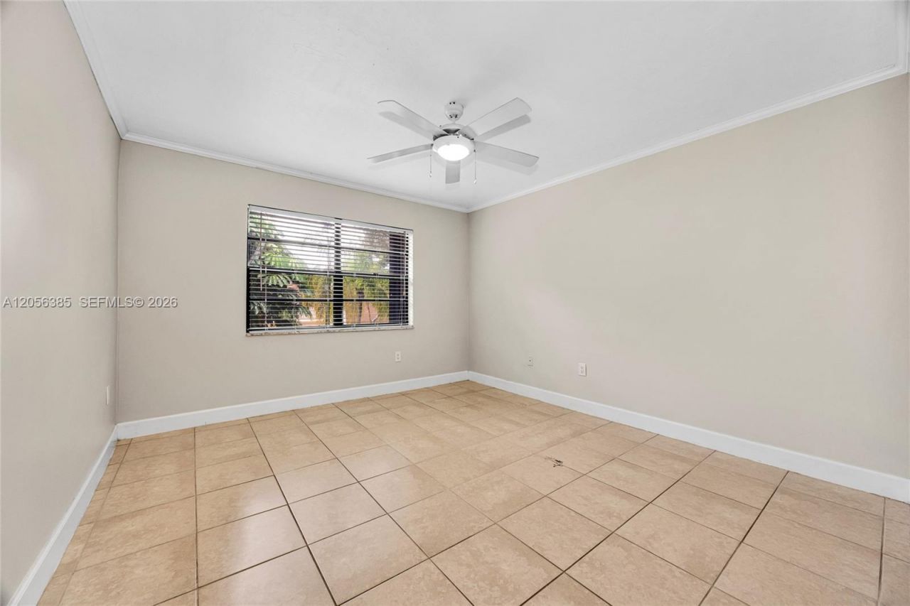 8261 SW 128th St , Unit 207, Pinecrest, FL 33156 Photo
