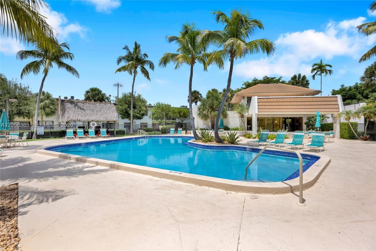 8261 SW 128th St , Unit 207, Pinecrest, FL 33156 Photo