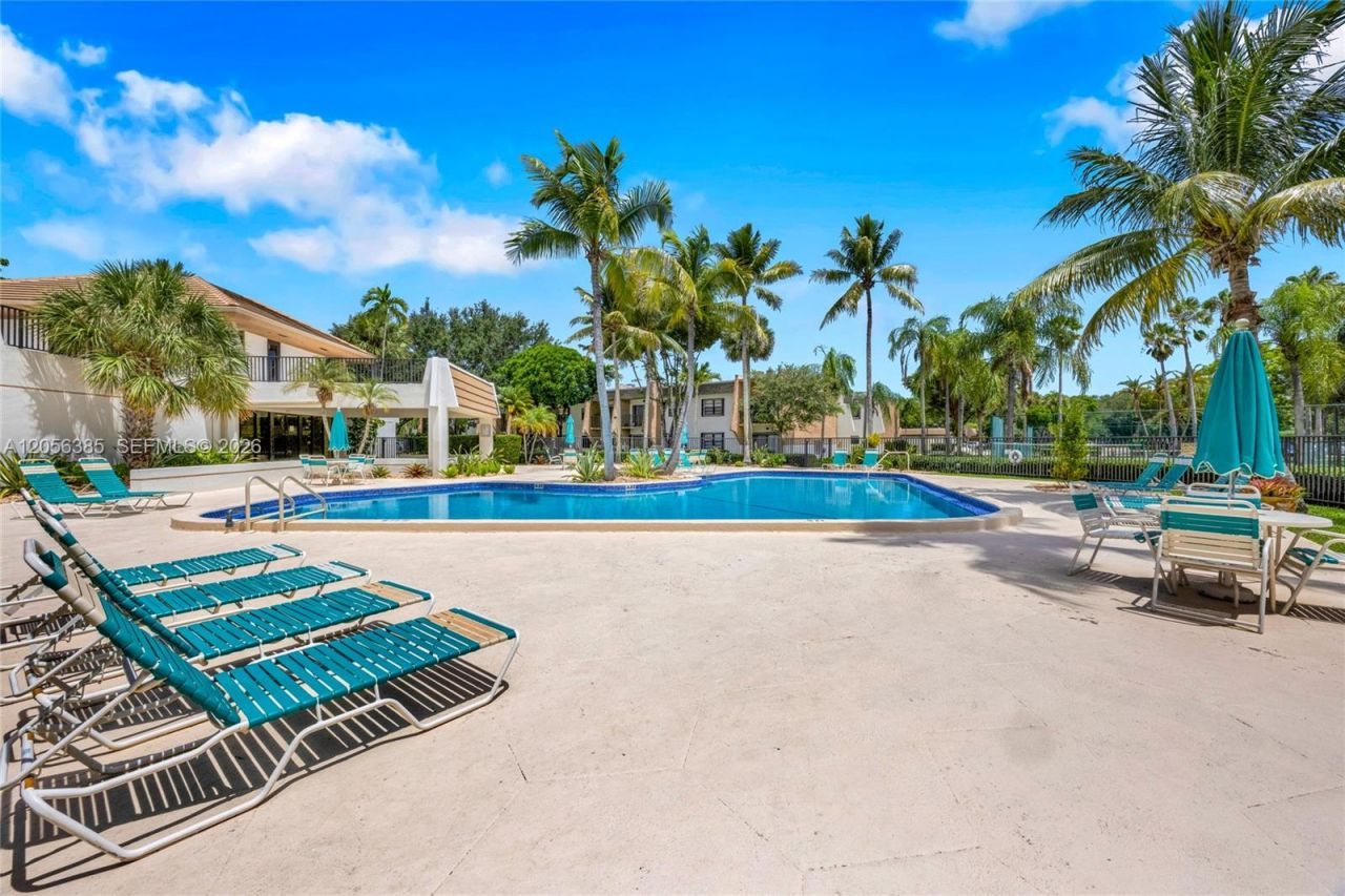 8261 SW 128th St , Unit 207, Pinecrest, FL 33156 Photo
