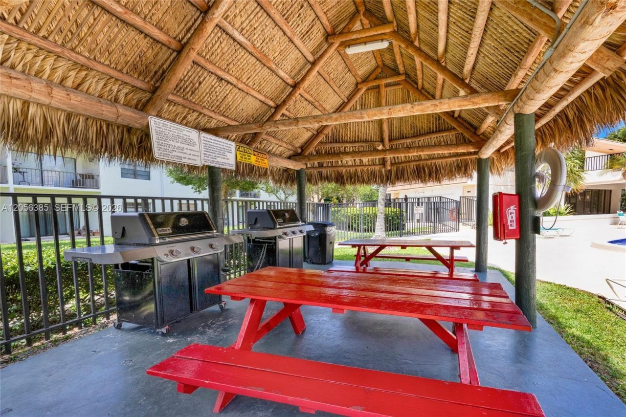 8261 SW 128th St , Unit 207, Pinecrest, FL 33156 Photo