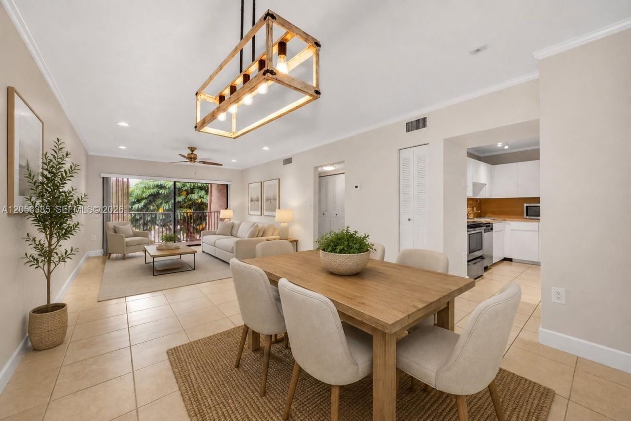 8261 SW 128th St , Unit 207, Pinecrest, FL 33156 Photo