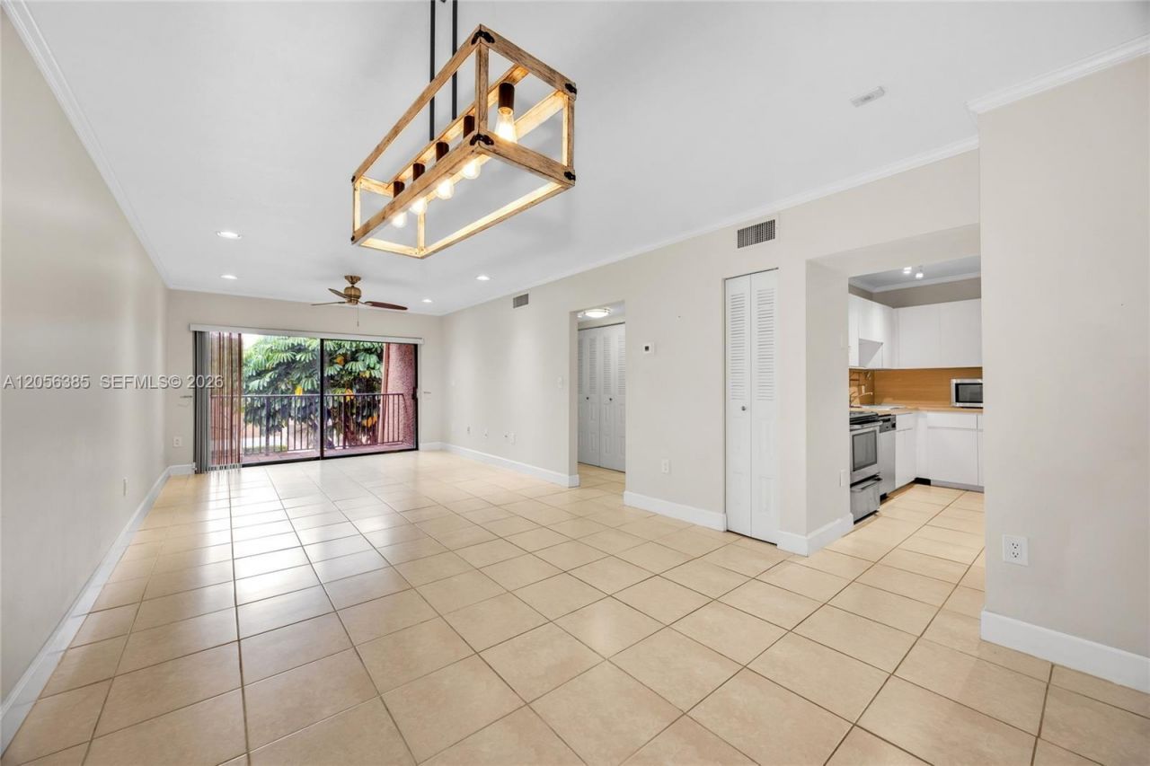 8261 SW 128th St , Unit 207, Pinecrest, FL 33156 Photo