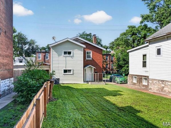 4157 Connecticut , St Louis, MO 63116