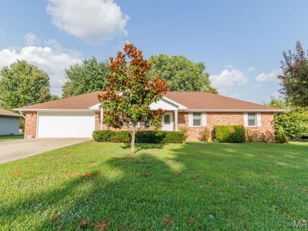 1218 Quail Valley Circle, Lebanon, MO 65536