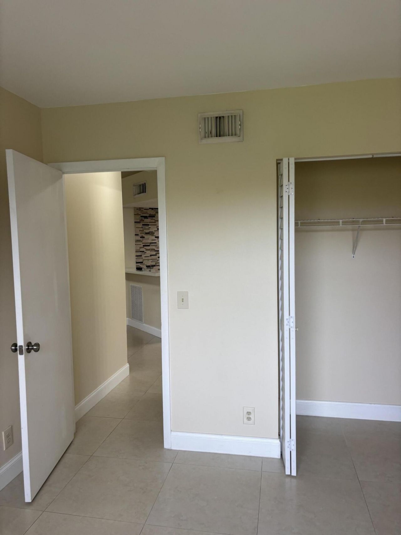 8761 Wiles Road, Unit 304, Coral Springs, FL 33067 Photo