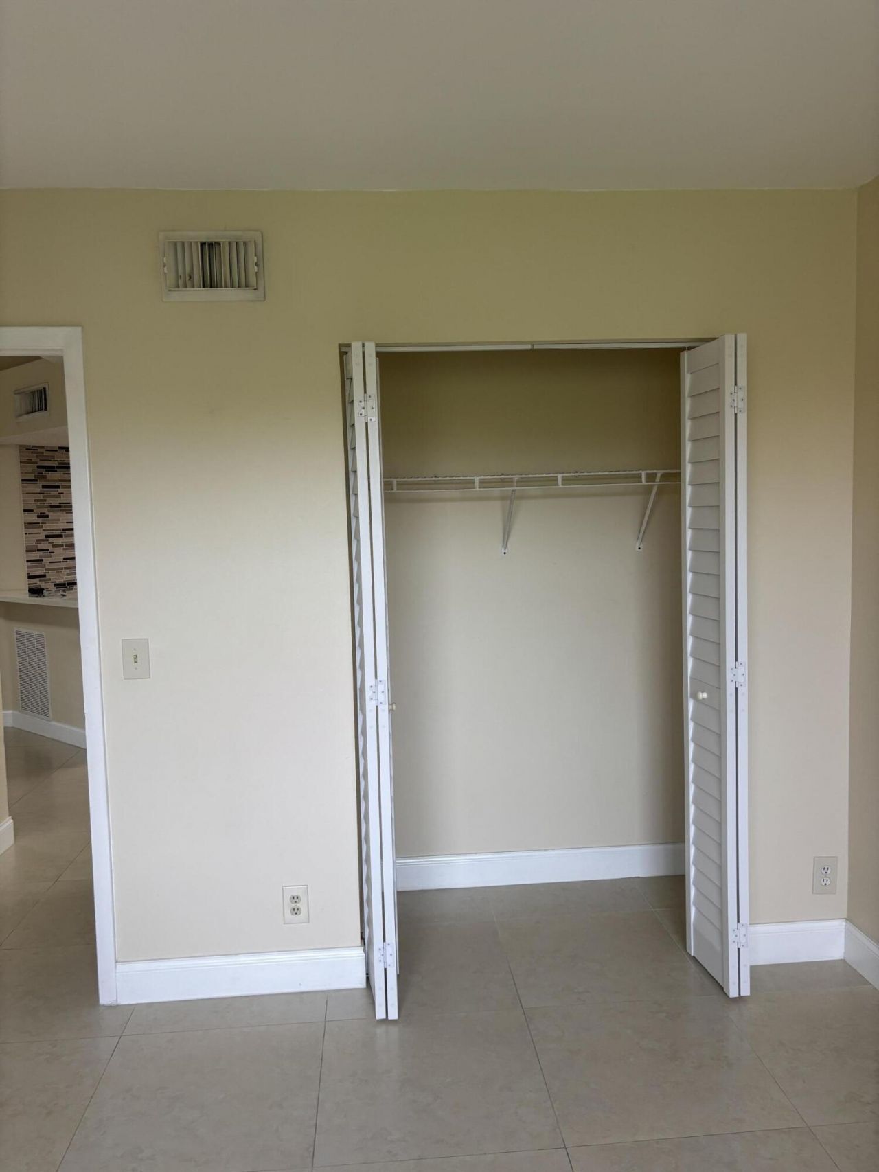 8761 Wiles Road, Unit 304, Coral Springs, FL 33067 Photo