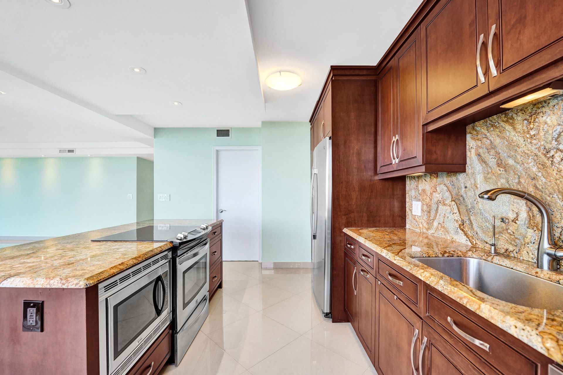 936 Intracoastal Drive, Unit 22F, Fort Lauderdale, FL 33304 Photo