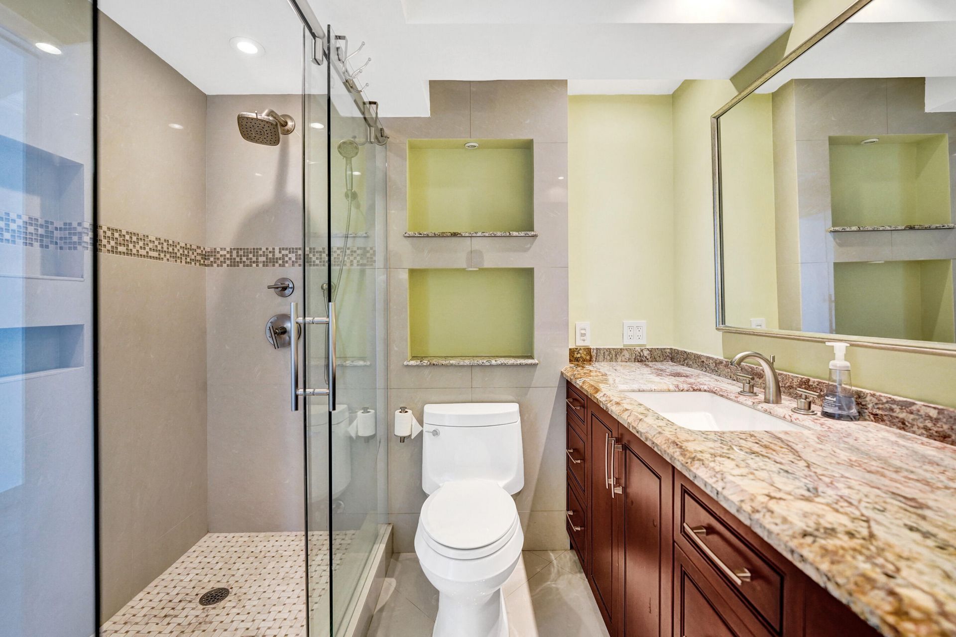 936 Intracoastal Drive, Unit 22F, Fort Lauderdale, FL 33304 Photo