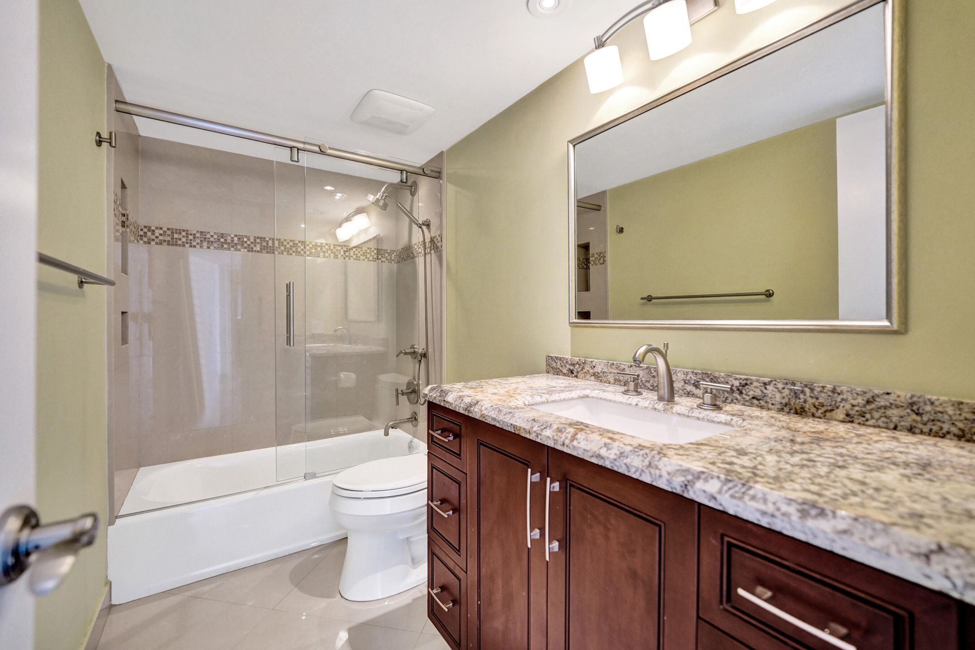 936 Intracoastal Drive, Unit 22F, Fort Lauderdale, FL 33304 Photo