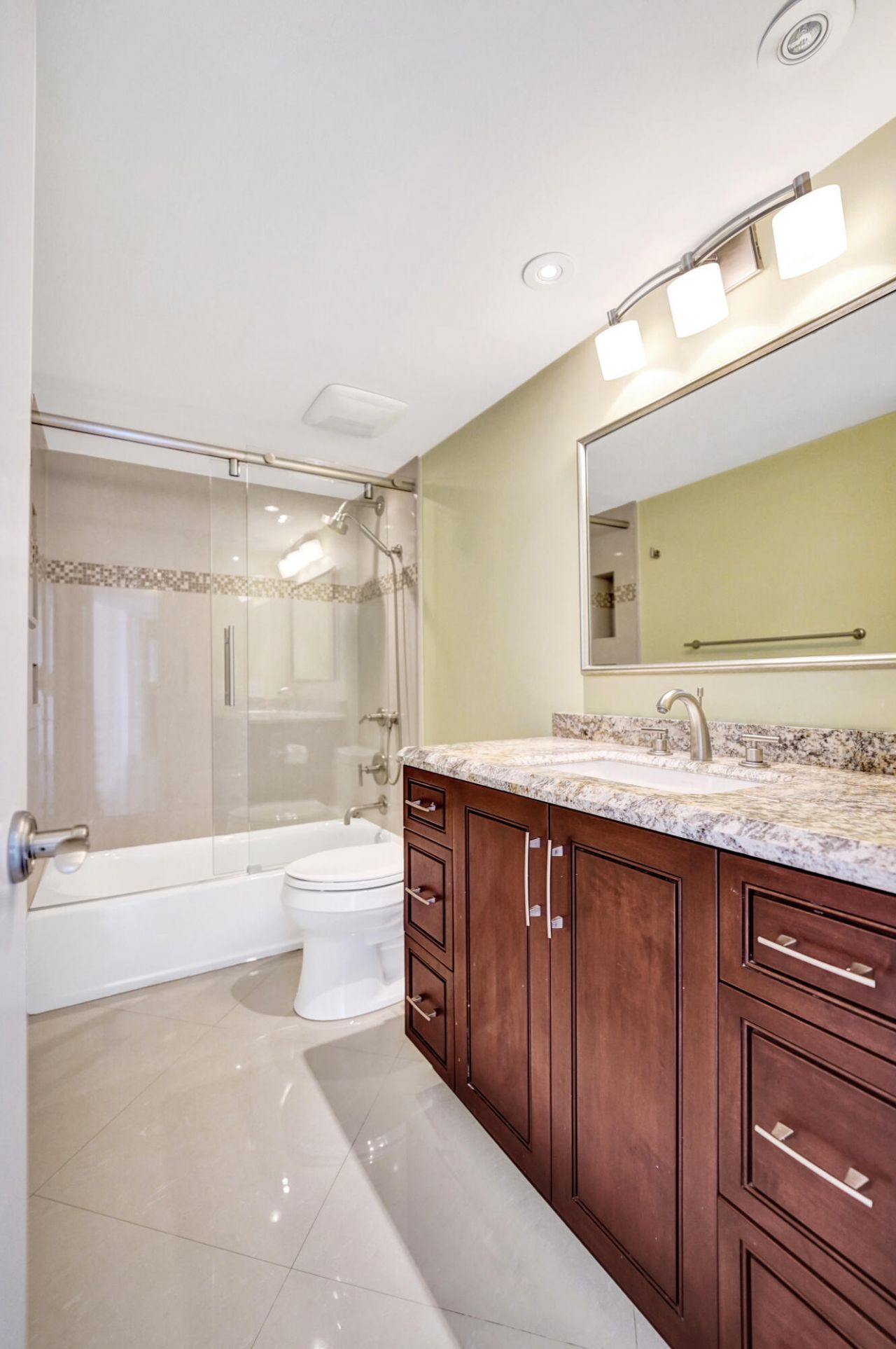 936 Intracoastal Drive, Unit 22F, Fort Lauderdale, FL 33304 Photo