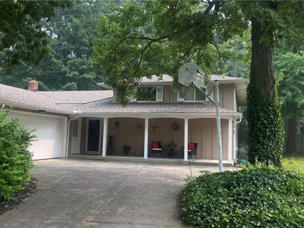27561 Linwood Circle, North Olmsted, OH 44070