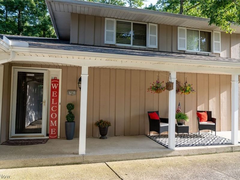 27561 Linwood Circle, North Olmsted, OH 44070 Photo 12