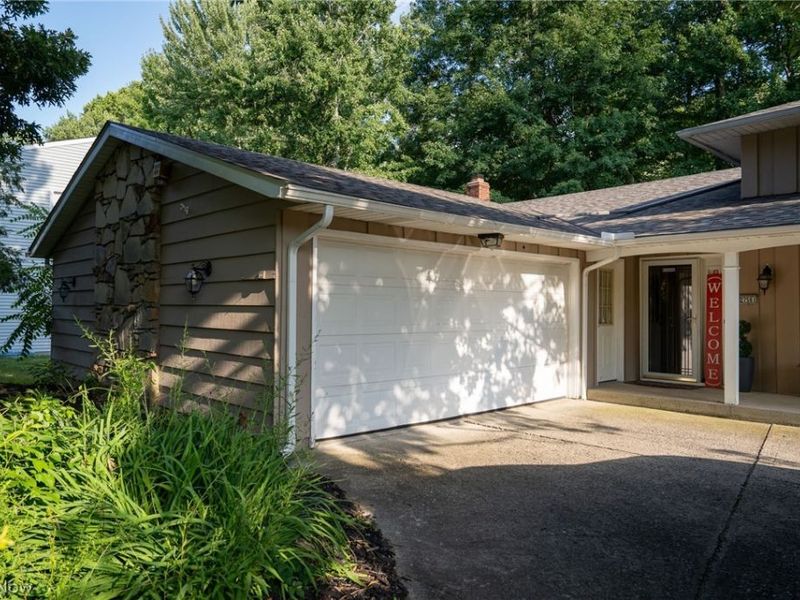 27561 Linwood Circle, North Olmsted, OH 44070 Photo 13