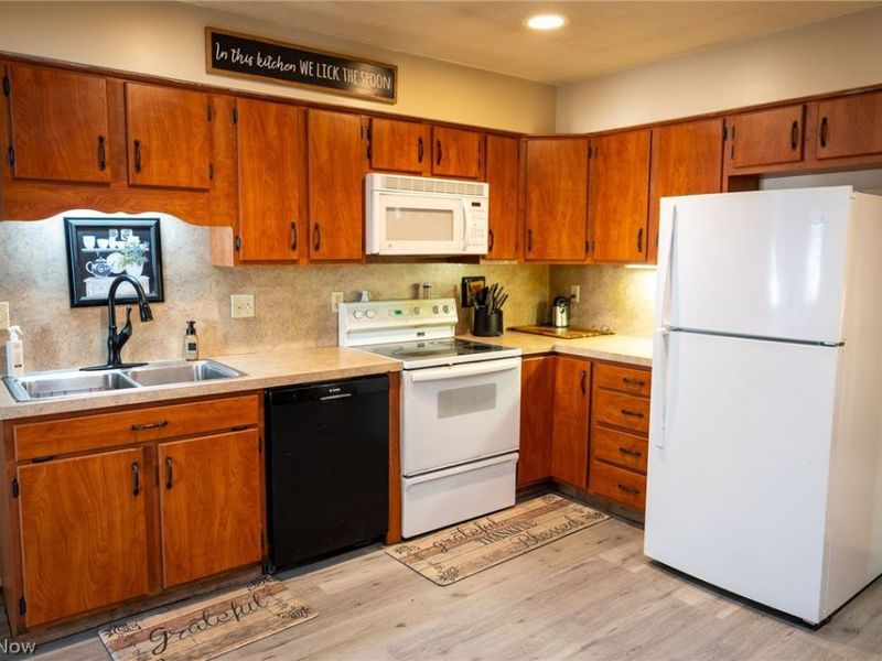 27561 Linwood Circle, North Olmsted, OH 44070 Photo 28