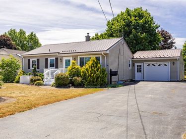 149 Mcdermott Street, Newark, NY 14513