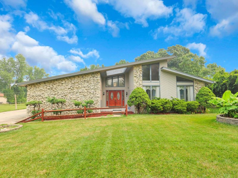 3350 Sycamore Knoll Drive, Columbus, OH 43219 Photo 1