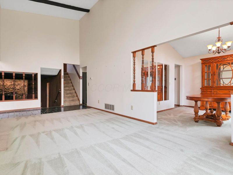 3350 Sycamore Knoll Drive, Columbus, OH 43219 Photo 12