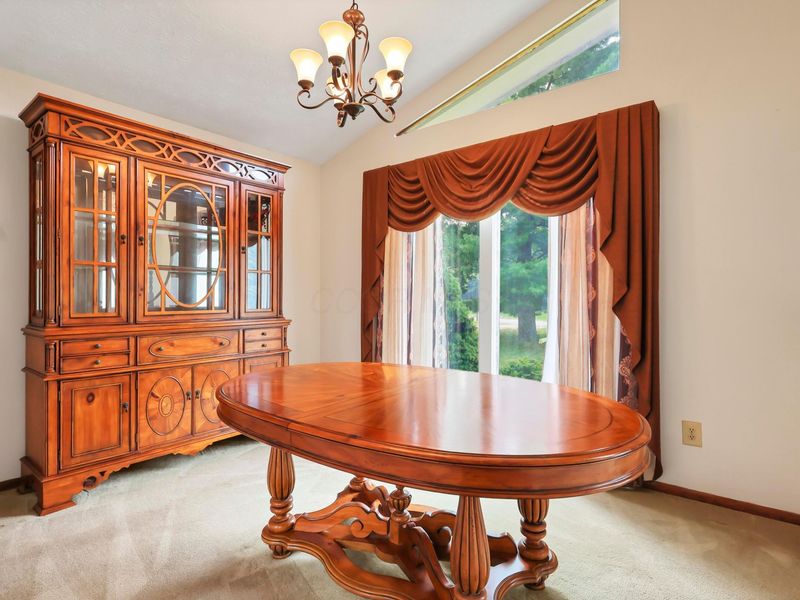 3350 Sycamore Knoll Drive, Columbus, OH 43219 Photo 13