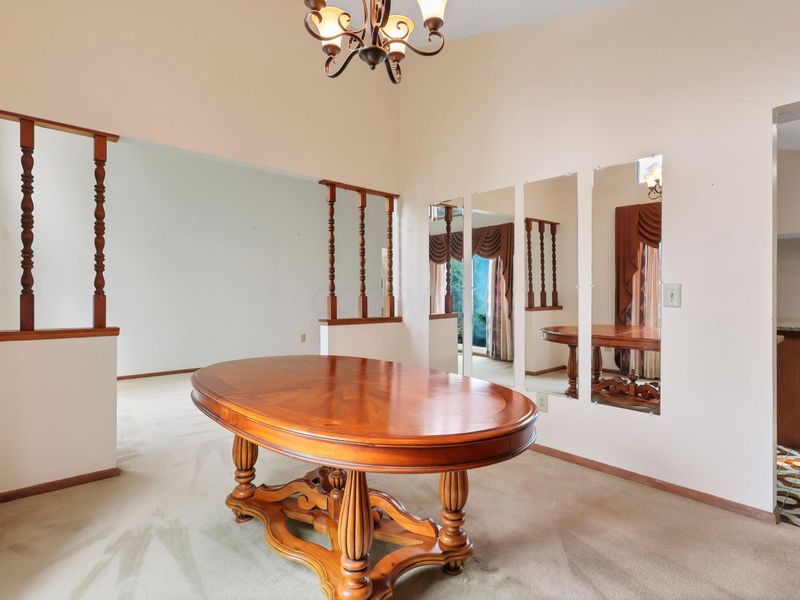 3350 Sycamore Knoll Drive, Columbus, OH 43219 Photo 16