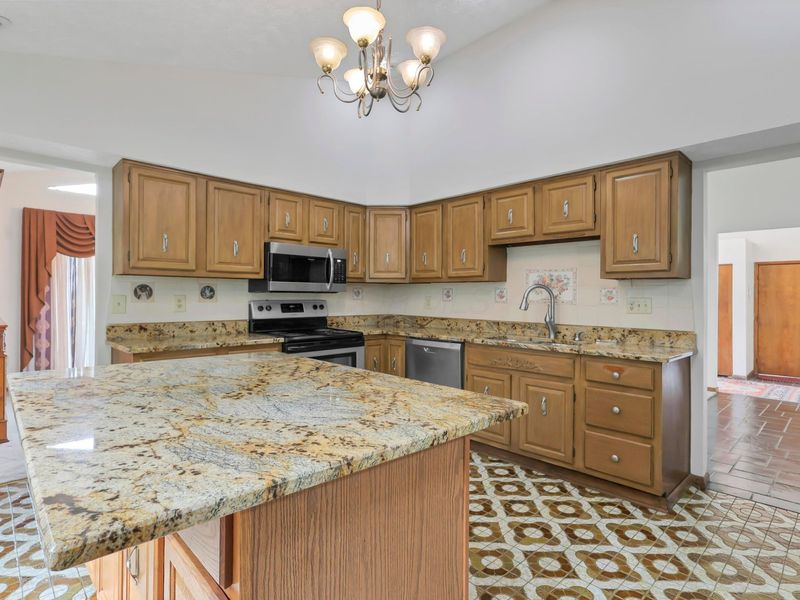 3350 Sycamore Knoll Drive, Columbus, OH 43219 Photo 18