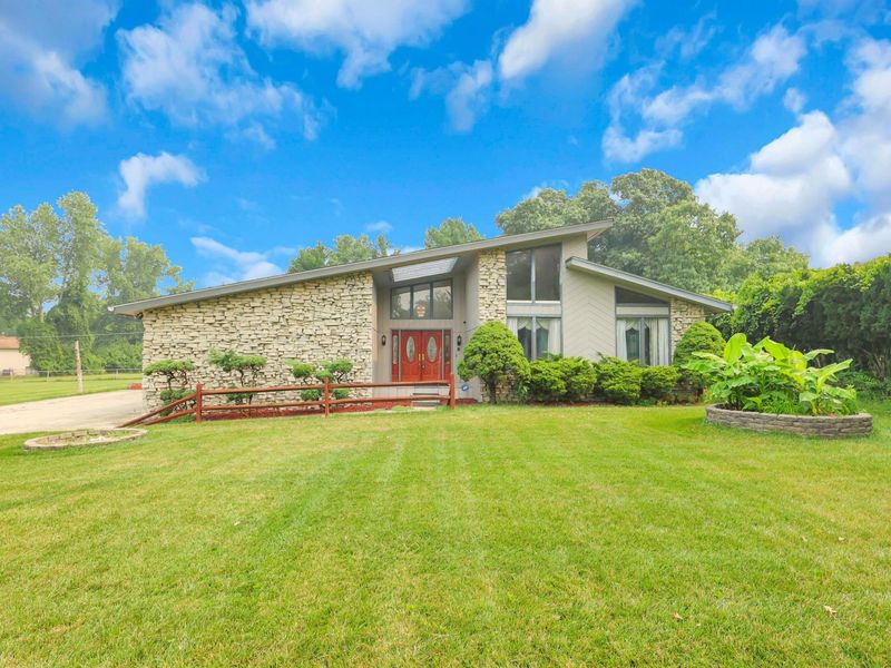 3350 Sycamore Knoll Drive, Columbus, OH 43219 Photo 2