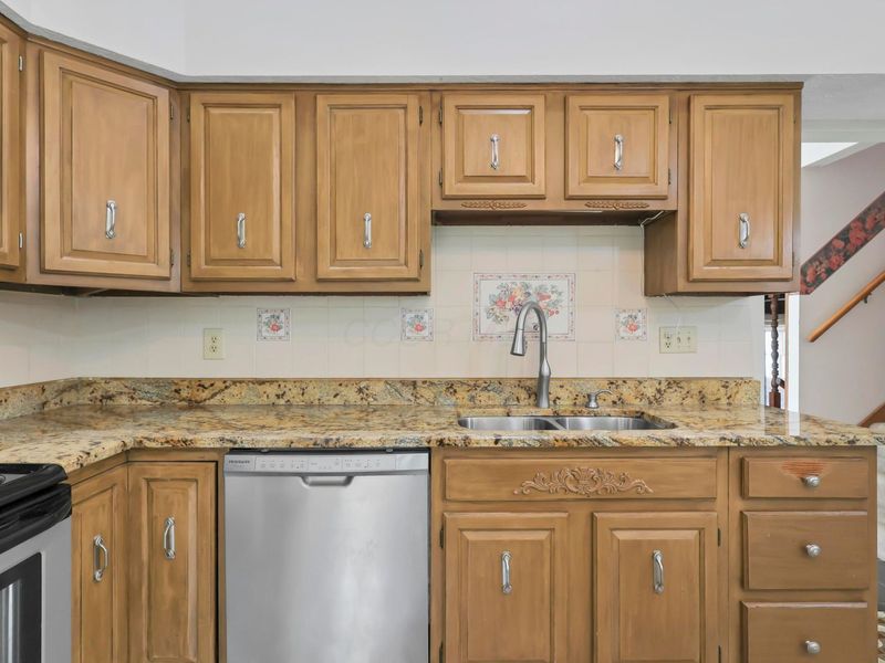 3350 Sycamore Knoll Drive, Columbus, OH 43219 Photo 21
