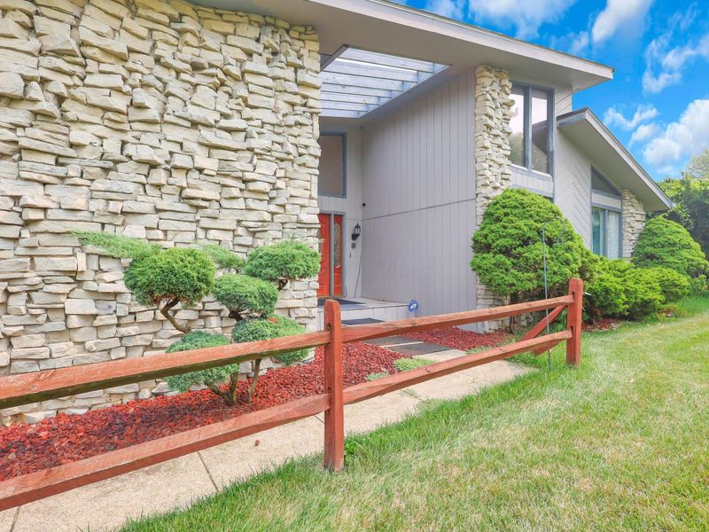 3350 Sycamore Knoll Drive, Columbus, OH 43219 Photo 5