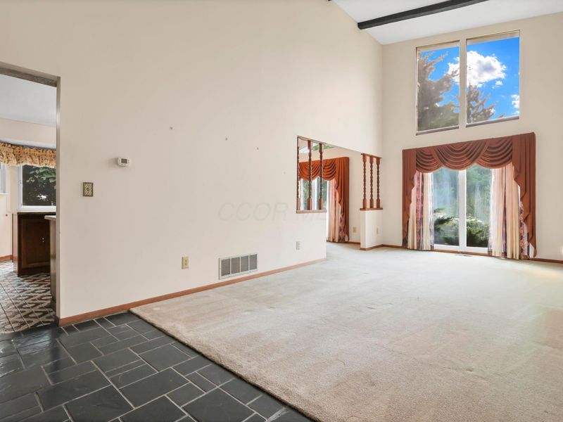 3350 Sycamore Knoll Drive, Columbus, OH 43219 Photo 8