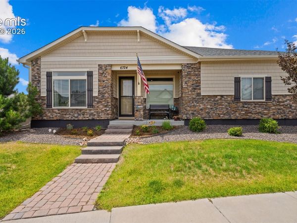 6724 Golden Briar Lane, Colorado Springs, CO 80927