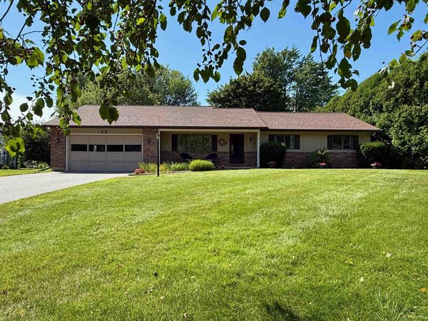 11 Rivendell Drive, Essex Junction, VT 05452