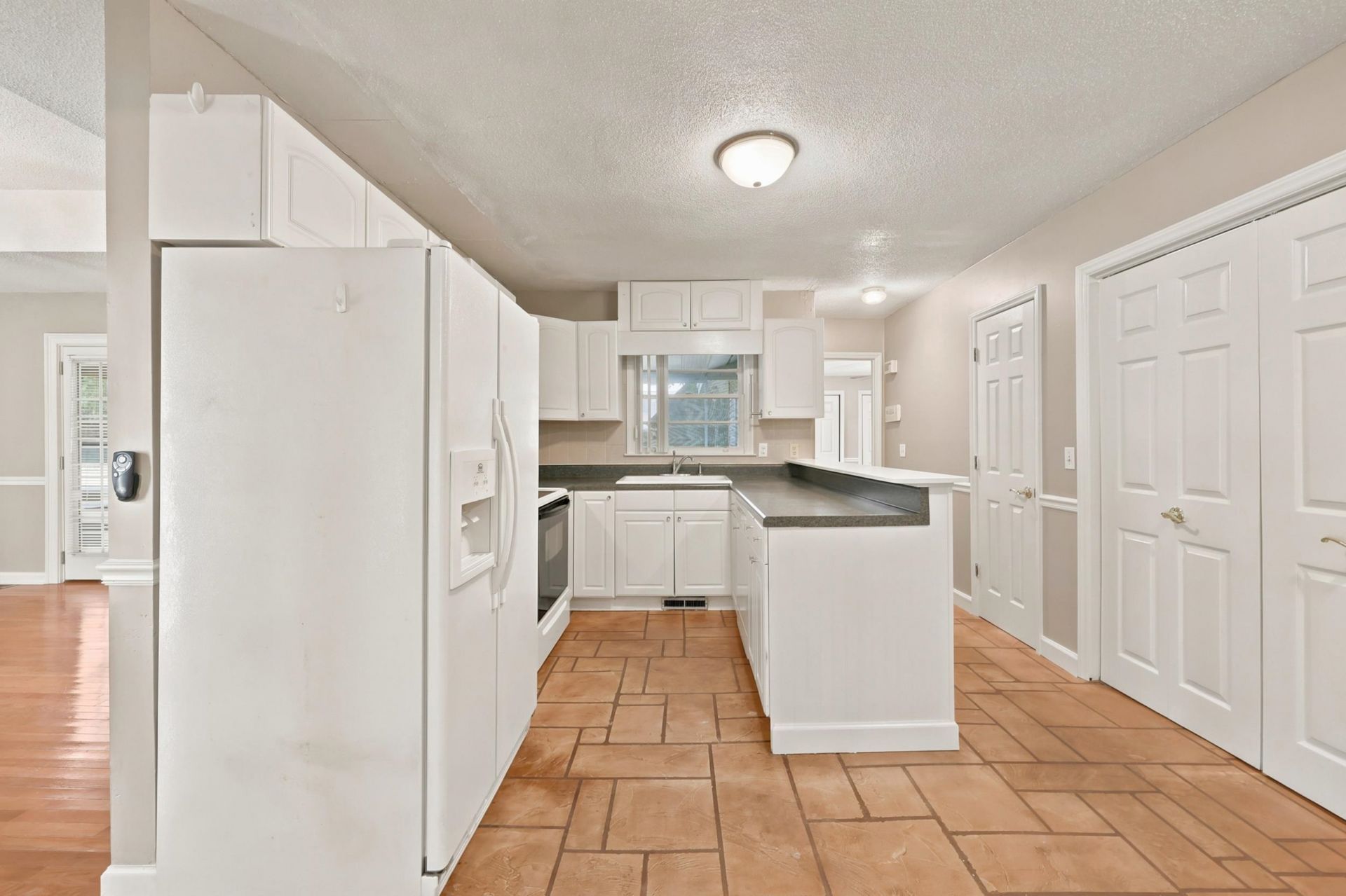524 Maple Dr.  Photo 14