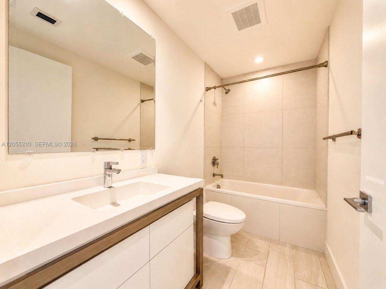 2000 Metropica Way , Unit 2208, Sunrise, FL 33323 Photo