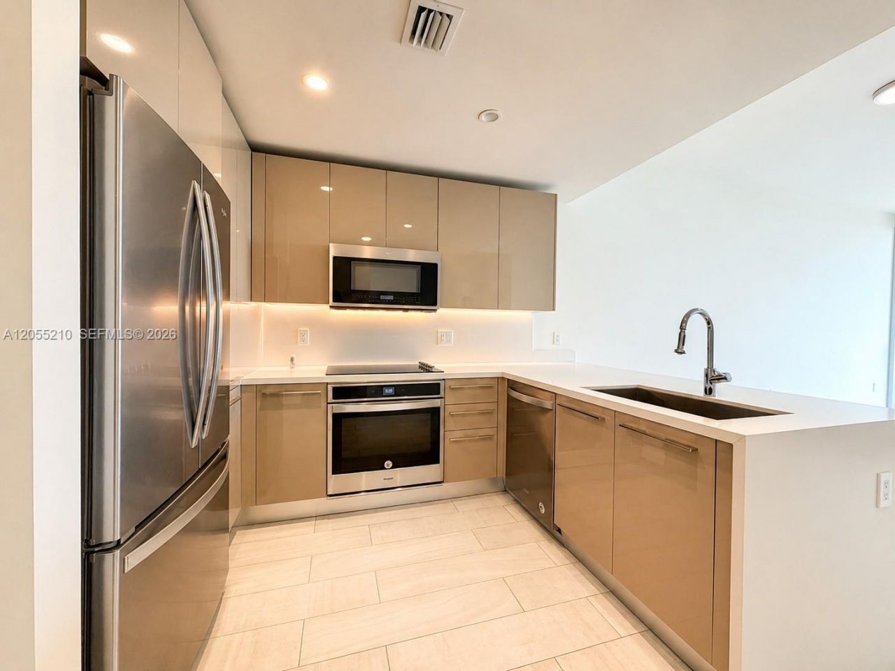2000 Metropica Way , Unit 2208, Sunrise, FL 33323 Photo