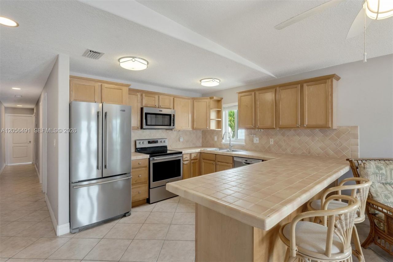 46 Sadowski Cswy , Key Colony, FL 33051 Photo