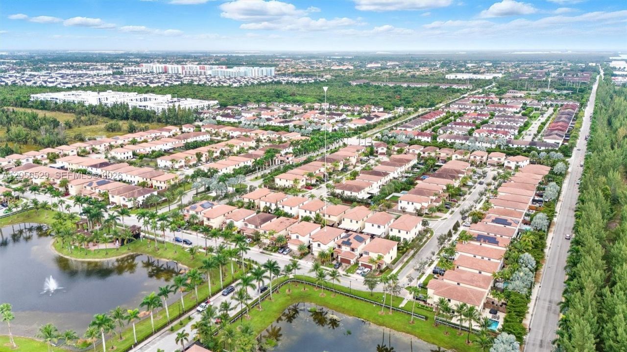 8870 NW 99th Path , Doral, FL 33178 Photo