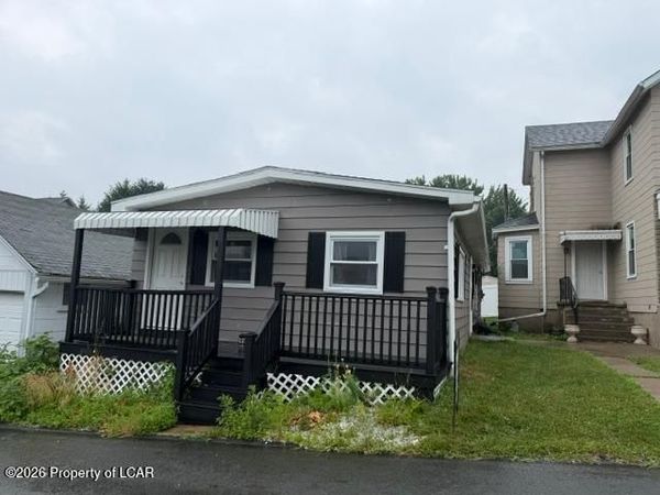 98 Rose Lane, Old Forge, PA 18518