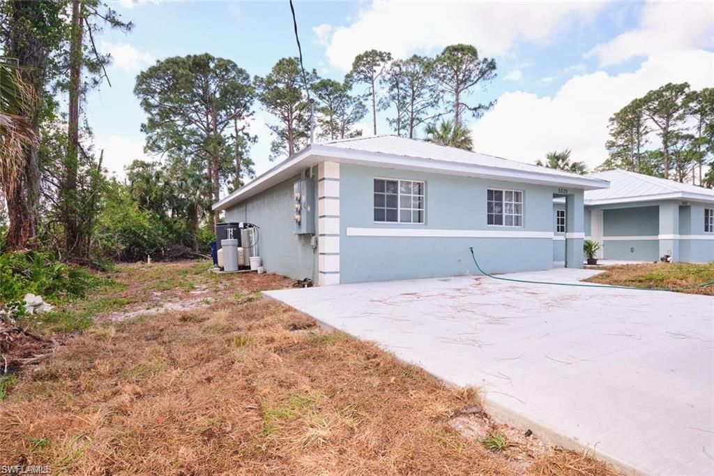 3825/3827 Hollycrest St , Fort Myers, FL 33905 Photo