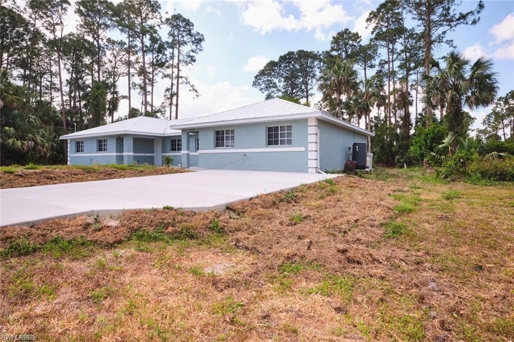 3825/3827 Hollycrest St , Fort Myers, FL 33905 Photo