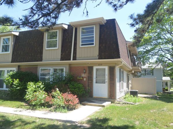 2310 Hyde Court, Schaumburg, IL 60194