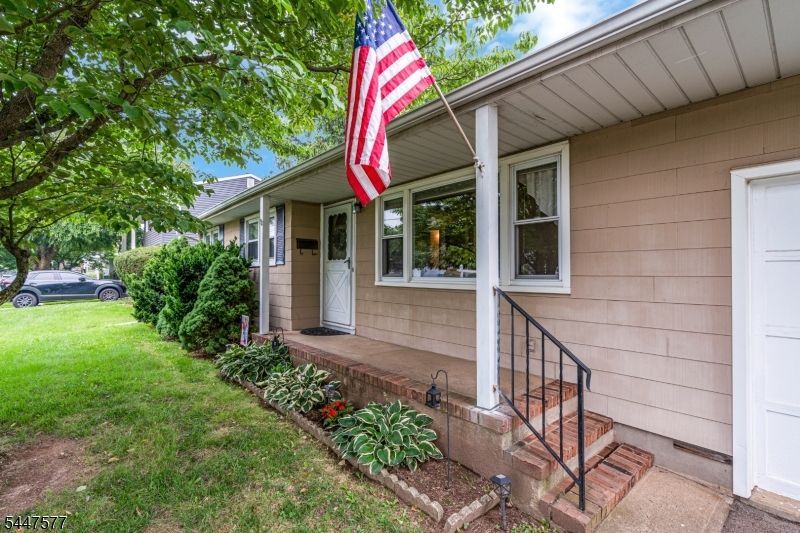 92 Louise Dr, Manville, NJ 08835 Main Photo